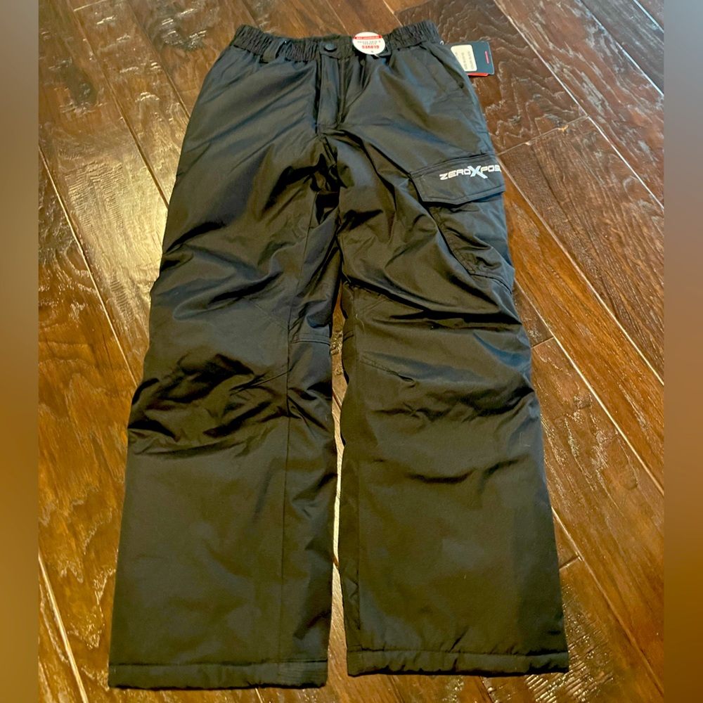 NWT. Black snow pants. Size 10/12